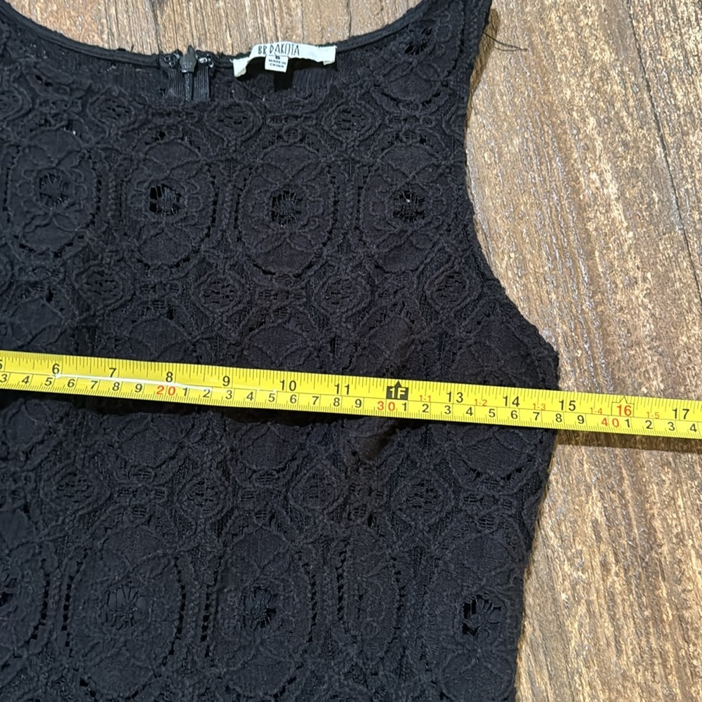 BB‎ Dakota Black Lace Sleeveless Dress - Picture 15 of 16